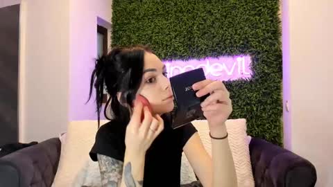 hotfallingdevil online show from February 14, 5:51 am