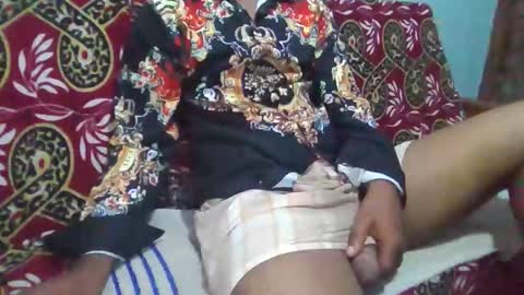 hotguyy001 online show from January 15, 3:59 am