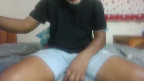 hotguyy001 online show from September 11, 3:41 am