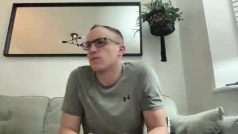 hotholby86 online show from December 7, 11:18 pm