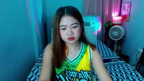 Layla online show from February 1, 9:00 am