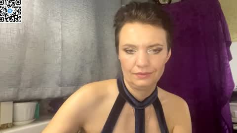 hotmamaqueen234 online show from May 30, 10:30 pm