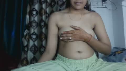 lola online show from November 19, 1:43 pm