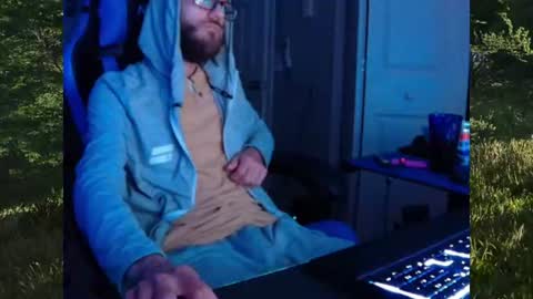 hotpumpkinpies online show from June 14, 2:46 am