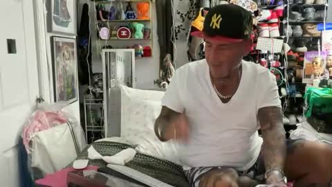 hotstuff775616 online show from March 9, 2:38 am