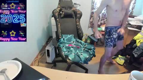 hot online show from March 9, 4:44 pm