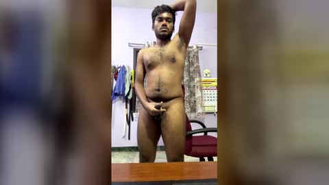 hottamilguy01 online show from February 21, 6:11 pm