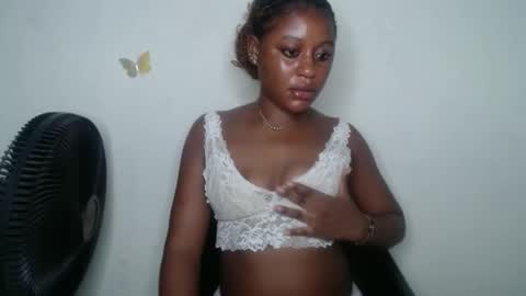 Ella online show from November 1, 12:33 am