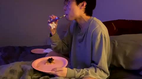 hottiewithabody101 online show from December 17, 8:15 pm