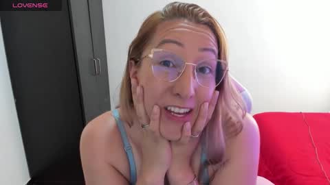 hottychrystal online show from May 11, 4:04 pm