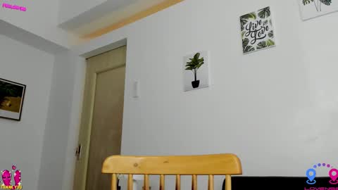 crishinahotty online show from October 7, 8:32 am