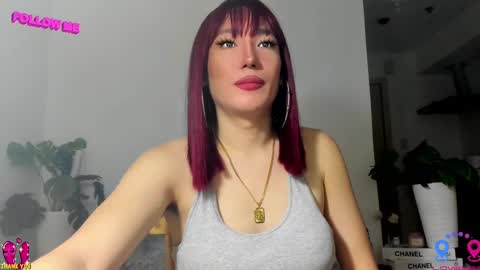 crishinahotty online show from February 15, 9:15 pm