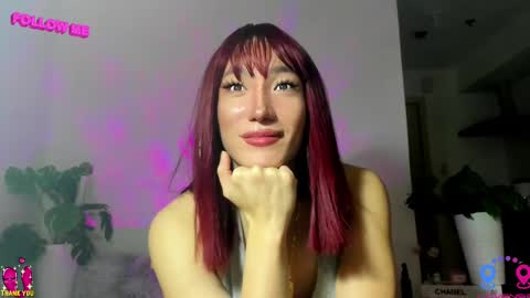 crishinahotty online show from February 14, 9:13 am