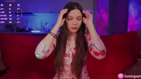 Mia online show from December 2, 4:38 pm