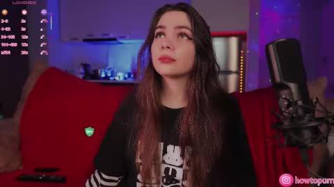 Mia online show from February 1, 5:43 pm