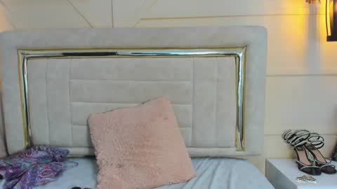 Snapshot of huddah_cam chatting on February 8, 5:29 pm huddah online show from February 8, 5:29 pm