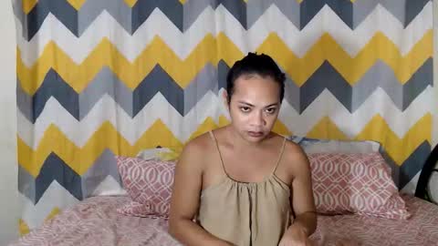 hugecockasian33 online show from June 10, 12:37 pm