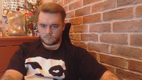 Hugo online show from January 12, 6:15 pm