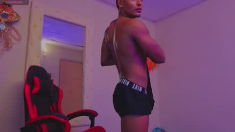 Hugo Cano online show from February 26, 4:49 am