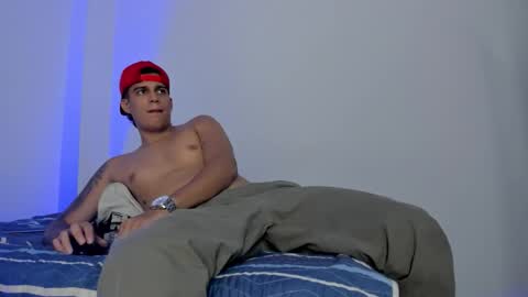 Hugo online show from November 28, 8:05 pm