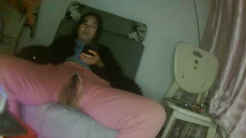 hujiajia520321431 online show from February 13, 10:35 pm