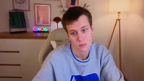 Hunter steele online show from October 17, 2:21 pm