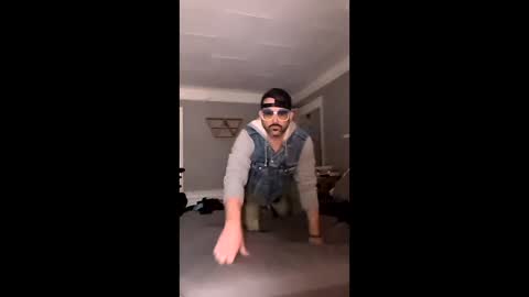 hungitalian40 online show from February 12, 9:35 am