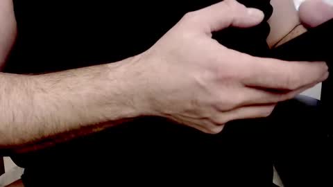 hungnuncutboy online show from December 22, 2:46 pm