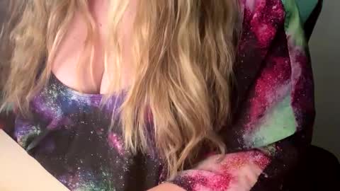 Hungry Horny Hippo online show from April 8, 11:30 pm