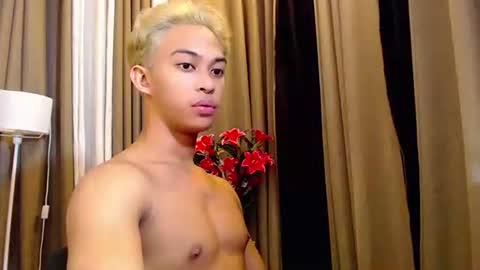 hunk_edward online show from June 9, 9:42 am