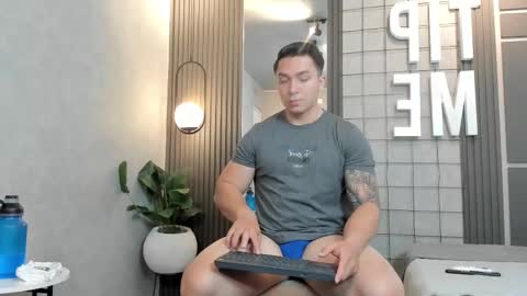hunk_ryan online show from February 25, 12:16 pm