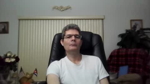 hunkmasclefad458 online show from July 20, 5:54 am