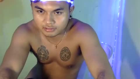 Snapshot of hunkyzeus chatting on October 21, 7:06 pm hunkyzeus online show from October 21, 7:06 pm
