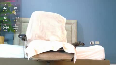 Hunter  online show from February 3, 7:07 pm