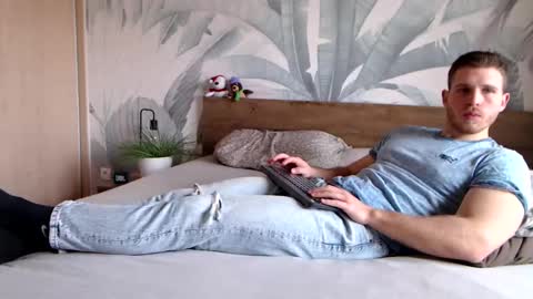 Hunter Bridges online show from February 9, 9:37 am