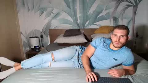 Hunter Bridges online show from November 20, 3:20 pm