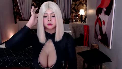 HELLO HANNAH IS BACK online show from January 23, 12:19 pm