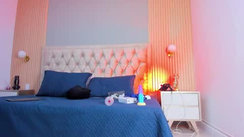 hxxyro online show from April 16, 1:11 pm