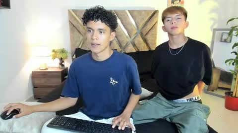 Son Hyunjin online show from November 28, 7:54 pm