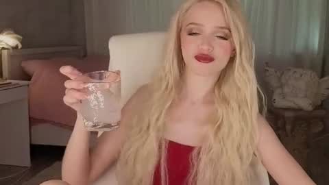Joselle online show from June 17, 2:49 am
