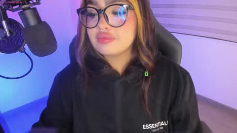 Ari online show from April 22, 2:08 am