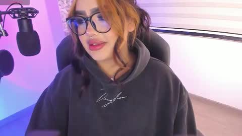 Ari online show from January 8, 1:44 am