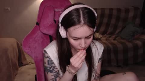 elisabeth online show from March 12, 2:34 pm