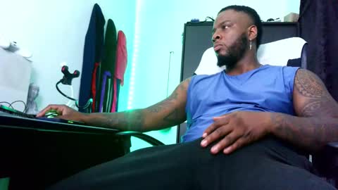 Mr H Independent model online show from October 30, 3:29 am