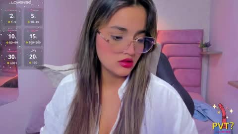 iam_lina online show from April 7, 12:51 pm