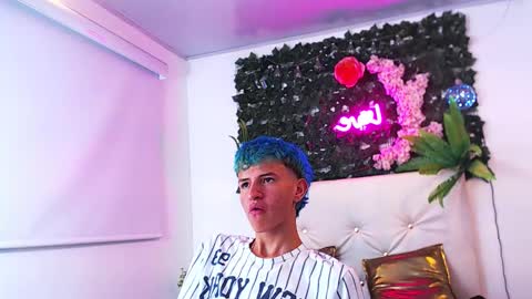 Snapshot of iam_lukas__ chatting on October 9, 3:45 am iam_lukas__ online show from October 9, 3:45 am