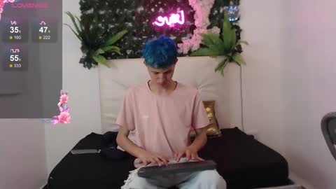 Snapshot of iam_lukas__ chatting on October 2, 1:59 am iam_lukas__ online show from October 2, 1:59 am