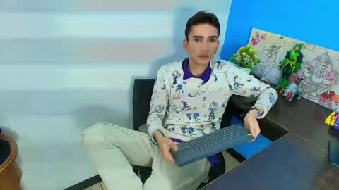 Iam Smith  online show from March 6, 5:06 am