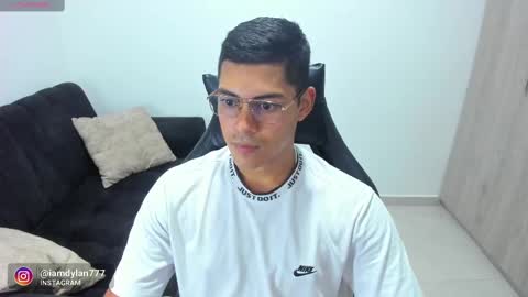 Snapshot of iamdylan777 chatting on February 10, 3:46 am Dylan independent model online show from February 10, 3:46 am