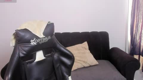 Dylan  independent model  online show from April 9, 4:23 pm